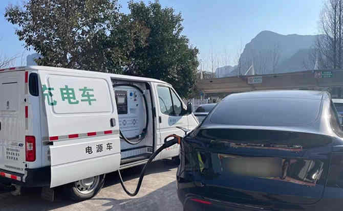 万安汽车搭电